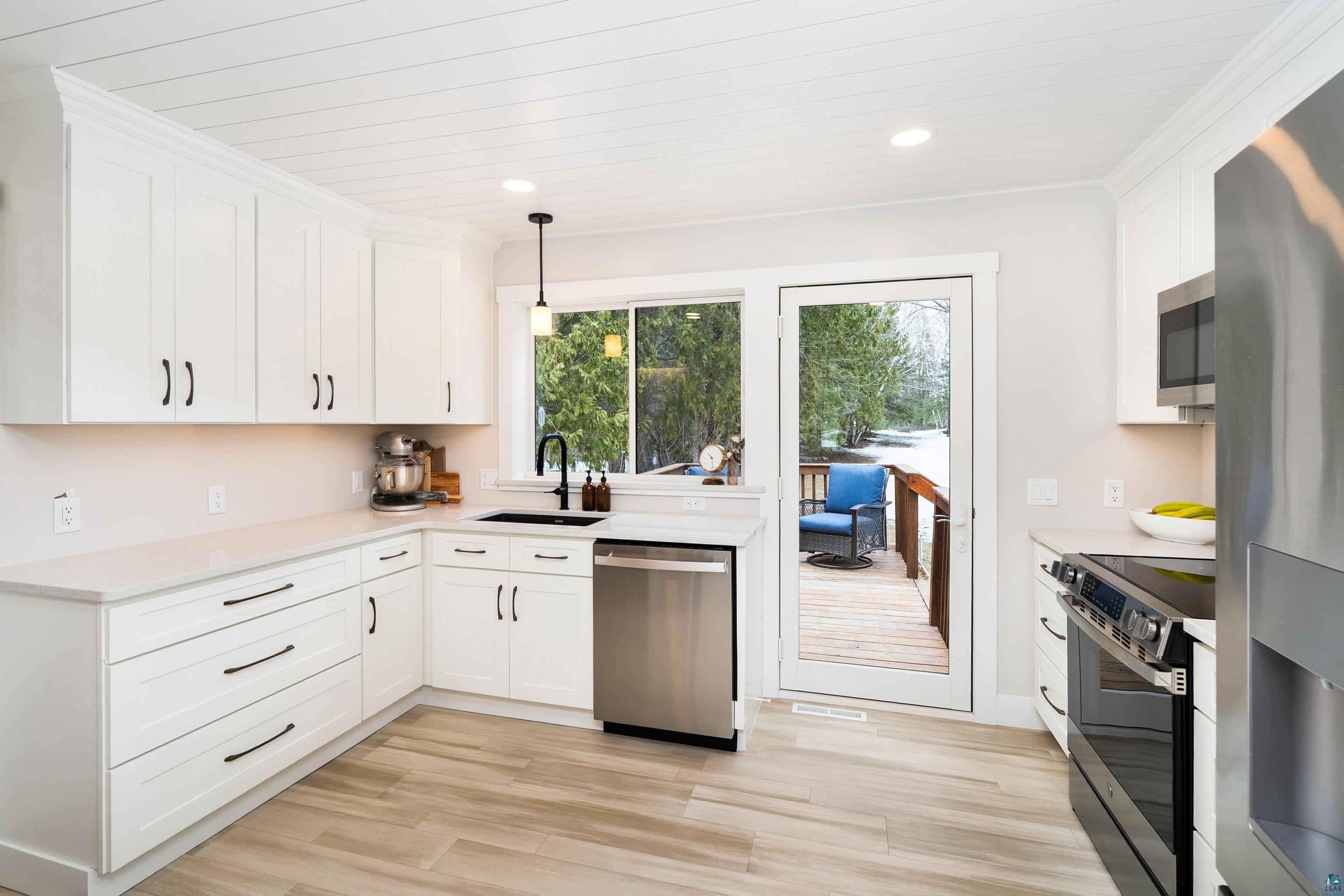 3928 Haines Road Duluth, MN 55811 - Photo 11 of 56