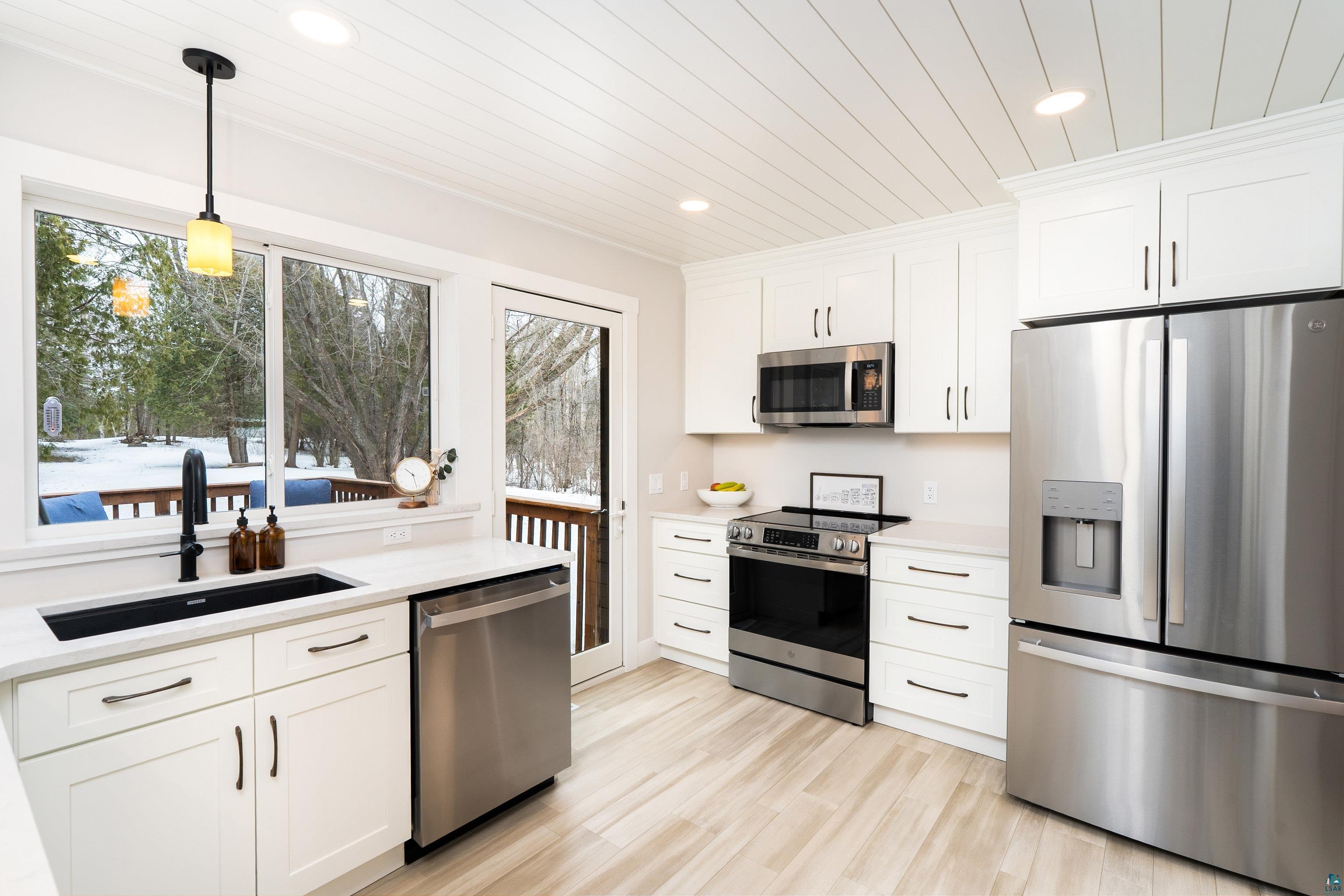 3928 Haines Road Duluth, MN 55811 - Photo 13 of 56