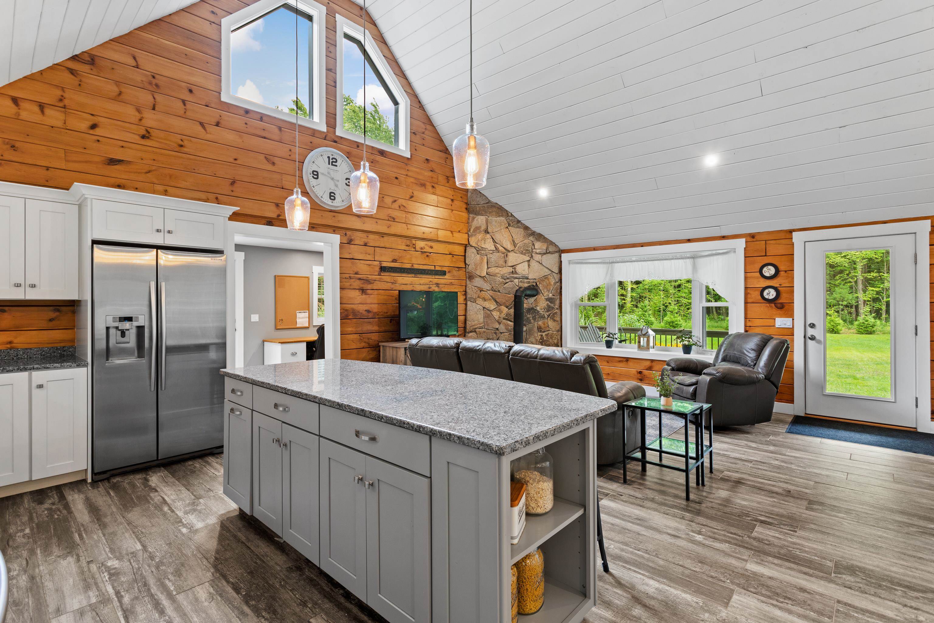 364 Chester Road Auburn, NH 03032 - Photo 5 of 40