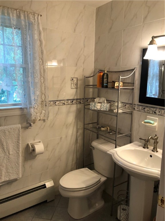 199 Edgehill Road Warwick, RI 02889 - Photo 30 of 44 MAIN BATHROOM