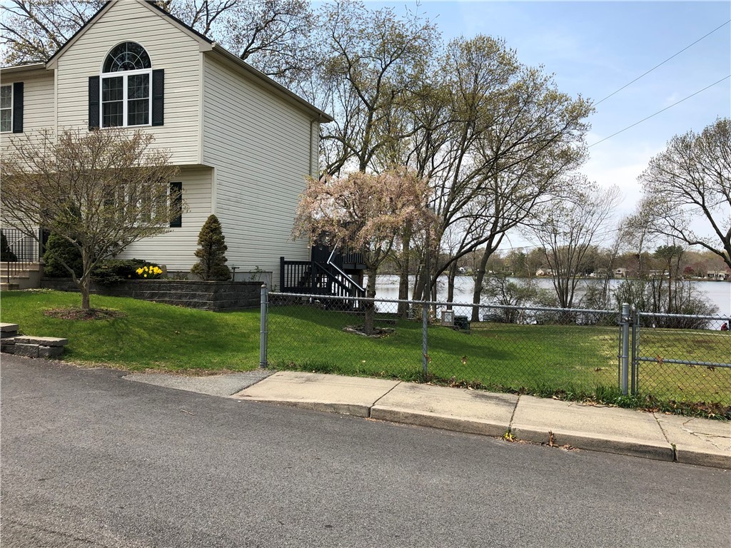 199 Edgehill Road Warwick, RI 02889 - Photo 3 of 44