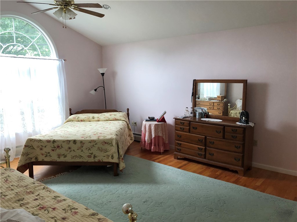 199 Edgehill Road Warwick, RI 02889 - Photo 31 of 44 3RD BEDROOM