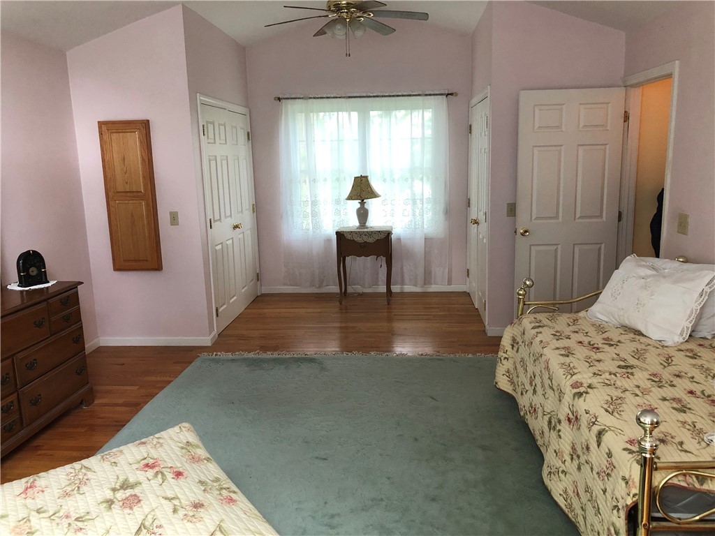 199 Edgehill Road Warwick, RI 02889 - Photo 32 of 44 3RD BEDROOM