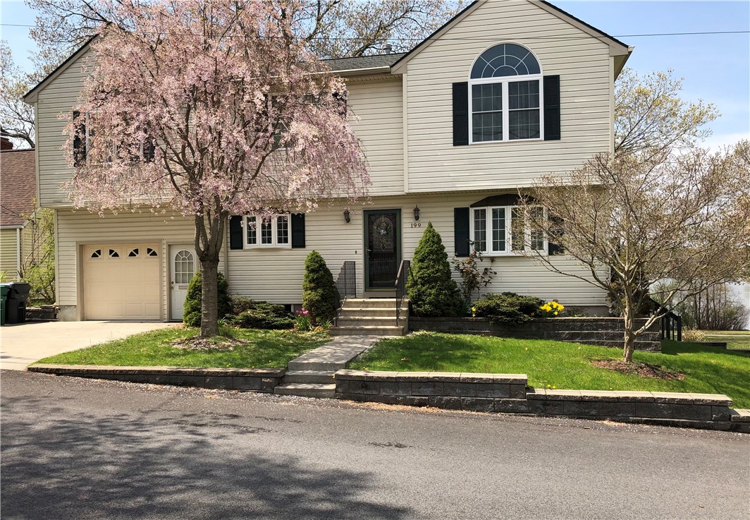 199 Edgehill Road Warwick, RI 02889 - Photo 5 of 44