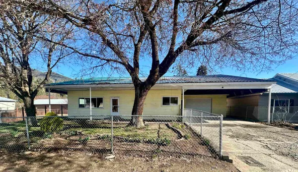 $225,000 | 103 Selkirk Street, Metaline, WA 99152