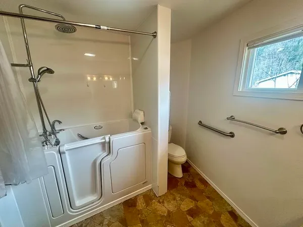 $225,000 | 103 Selkirk Street, Metaline, WA 99152