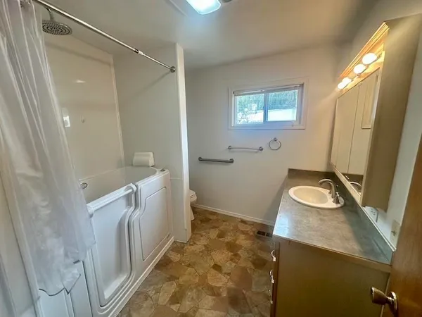 $225,000 | 103 Selkirk Street, Metaline, WA 99152