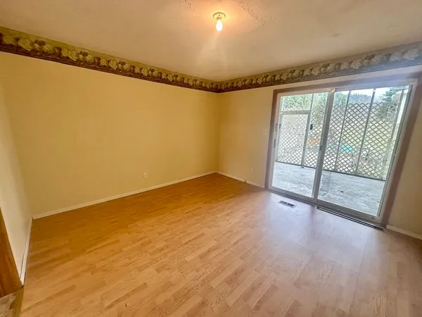 $225,000 | 103 Selkirk Street, Metaline, WA 99152