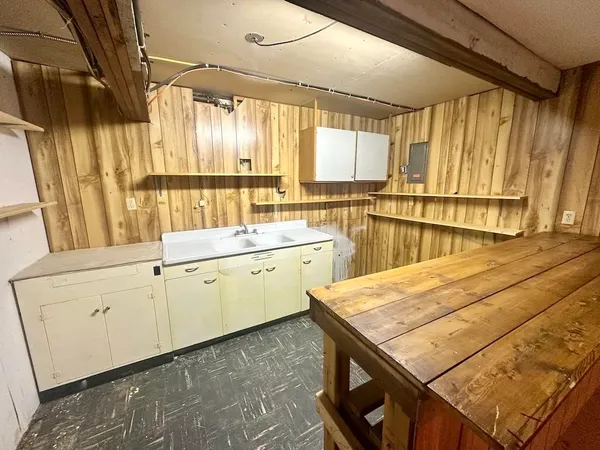 $225,000 | 103 Selkirk Street, Metaline, WA 99152