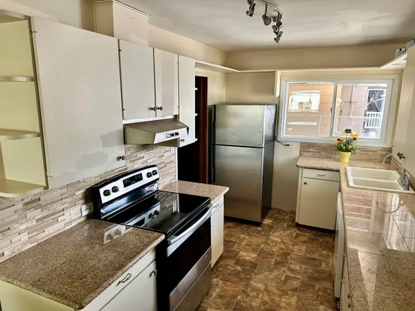 $225,000 | 103 Selkirk Street, Metaline, WA 99152