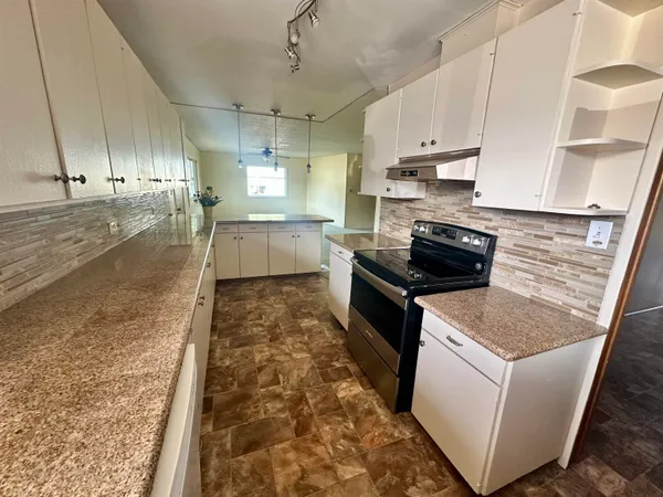 $225,000 | 103 Selkirk Street, Metaline, WA 99152