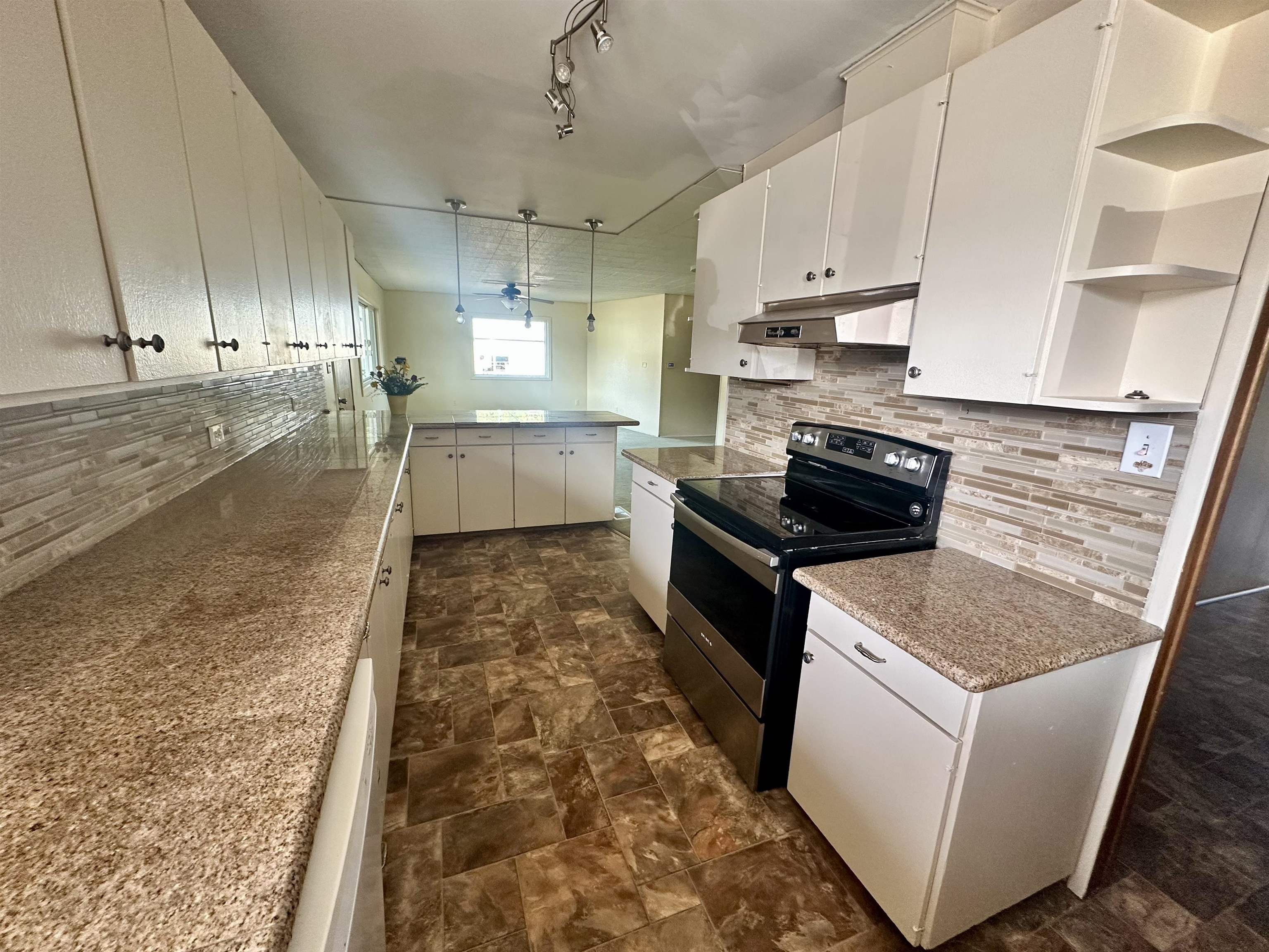 103 Selkirk Street Metaline, WA 99152 - Photo 4 of 38