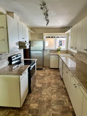 $225,000 | 103 Selkirk Street, Metaline, WA 99152