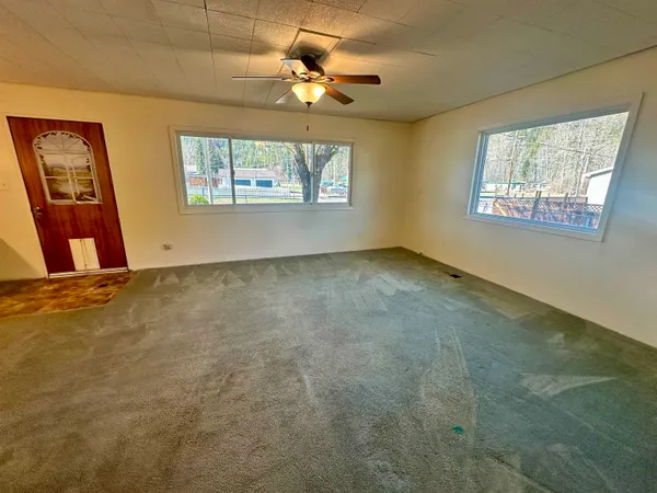 $225,000 | 103 Selkirk Street, Metaline, WA 99152