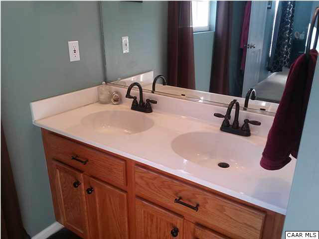 406 Horseshoe Road Stanardsville, VA 22973 - Photo 11 of 29 Gallery Image 11