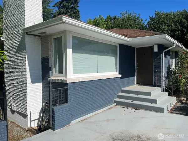 $859,000 | 6925 52nd Avenue South, Seattle, WA 98118