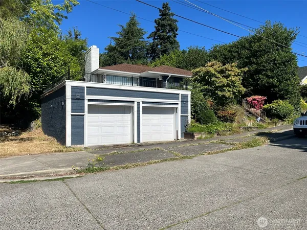 $859,000 | 6925 52nd Avenue South, Seattle, WA 98118