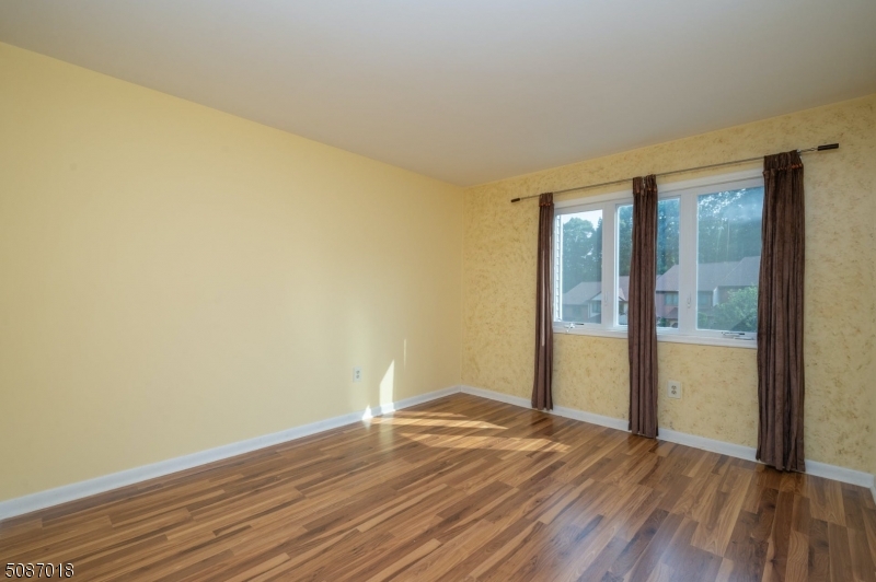 129 Patriots Road Morris Plains, NJ 07950 - Photo 9 of 23