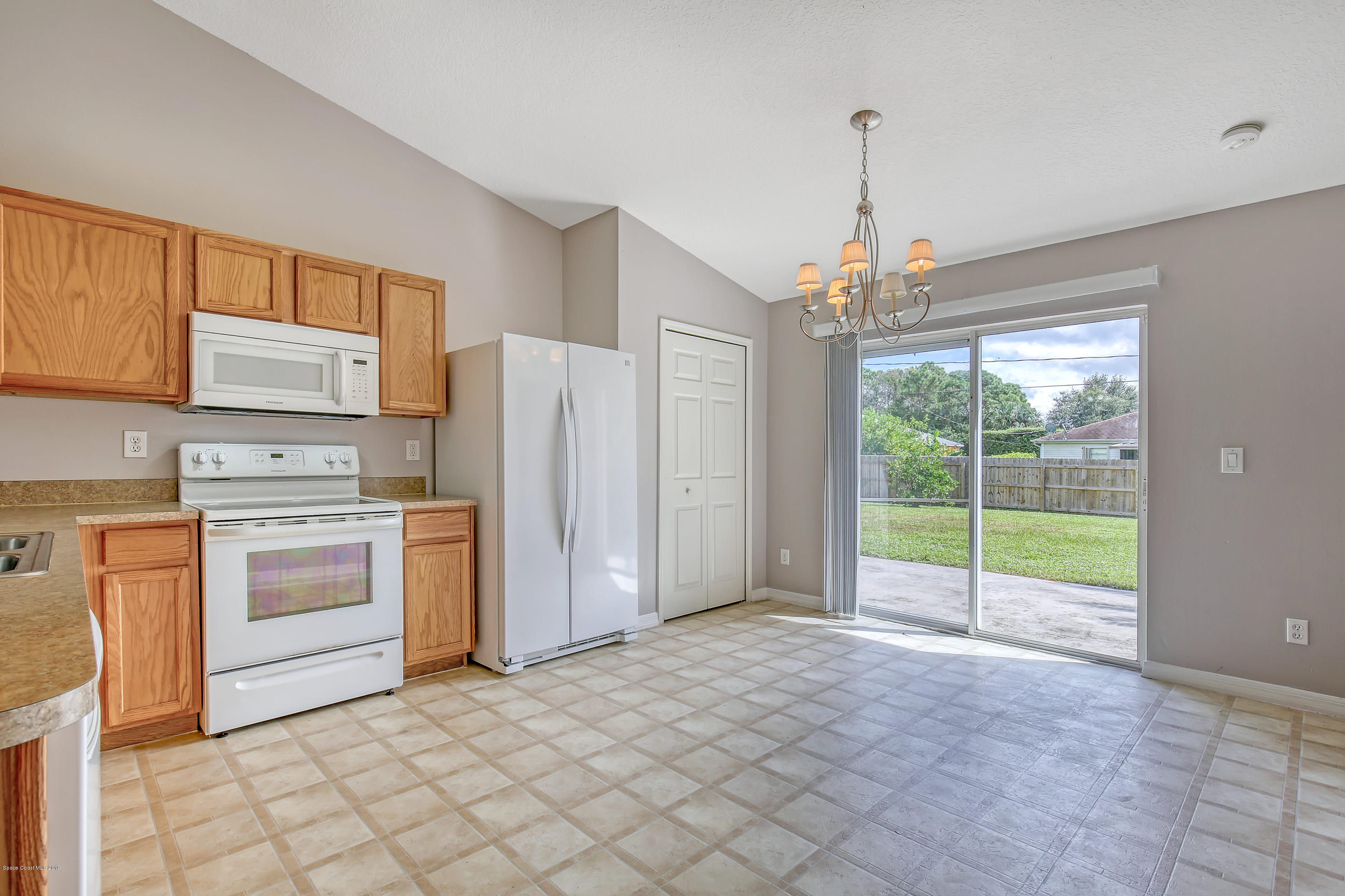 1584 Summit Road Palm Bay, FL 32909 - Photo 6 of 20 1584 Summit Rd Palm Bay FL-print-006-005