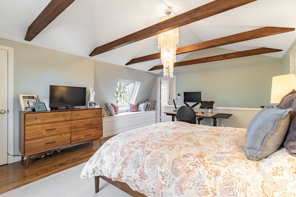 4 Abernathy Way Marblehead, MA 01945 - Photo 19 of 28 a bed room with a bed and furniture