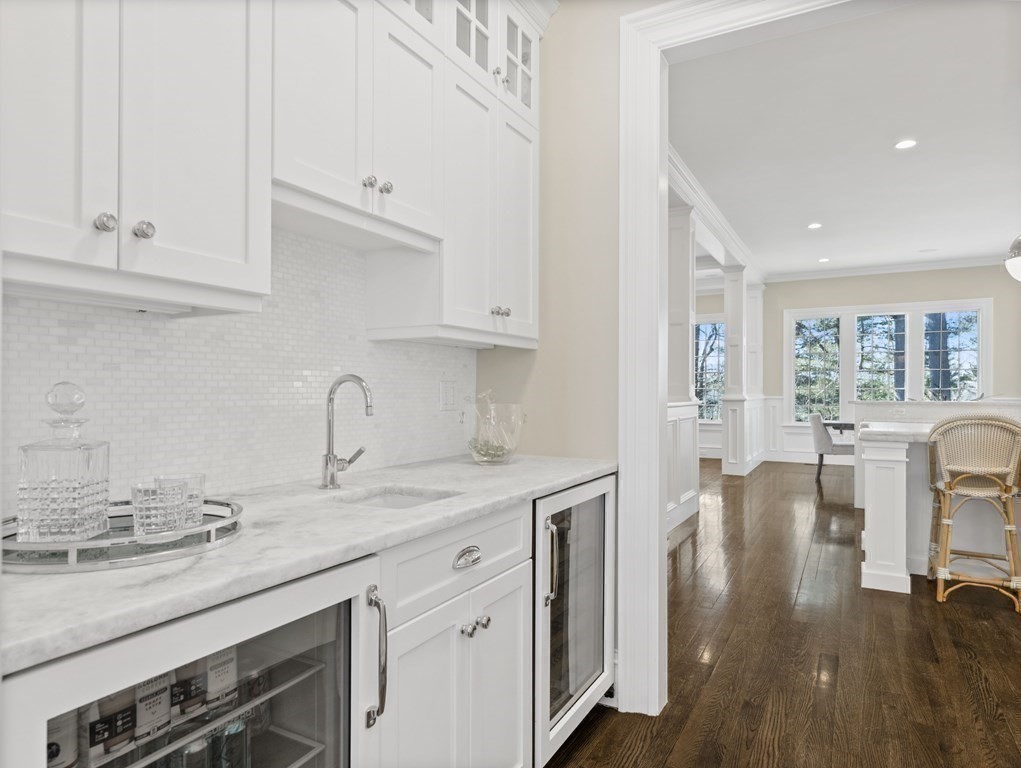 17 Temple Road Wellesley, MA 02482 - Photo 12 of 39