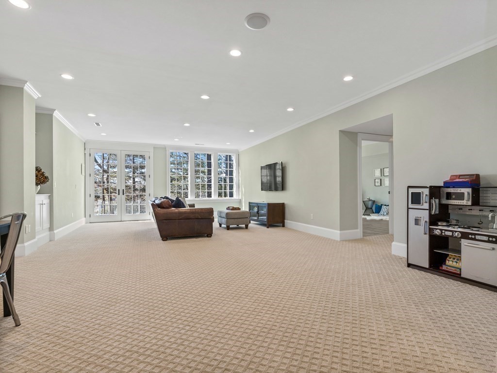 17 Temple Road Wellesley, MA 02482 - Photo 34 of 39