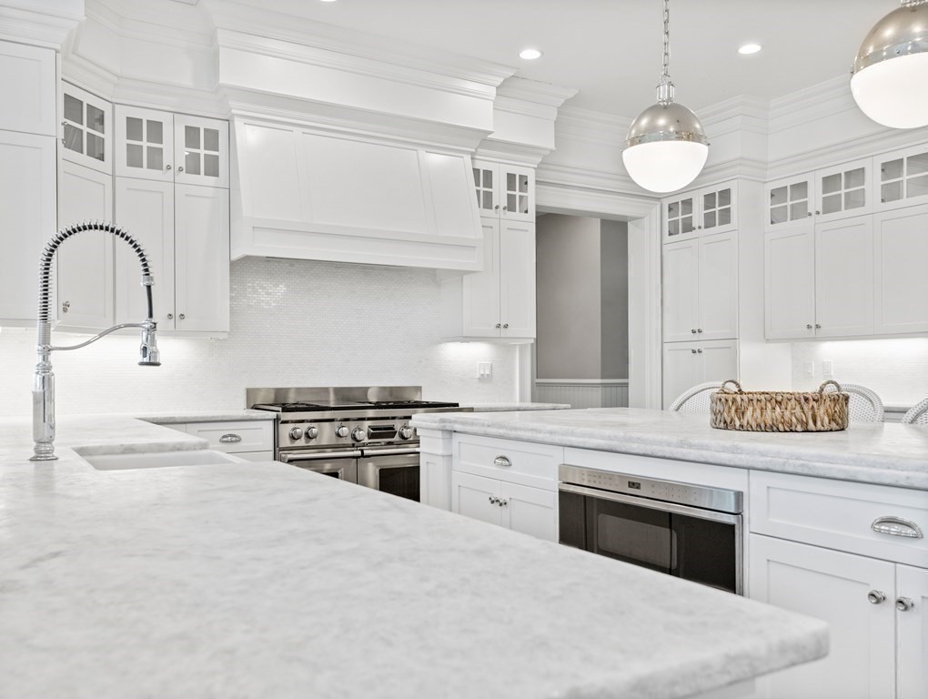 17 Temple Road Wellesley, MA 02482 - Photo 9 of 39