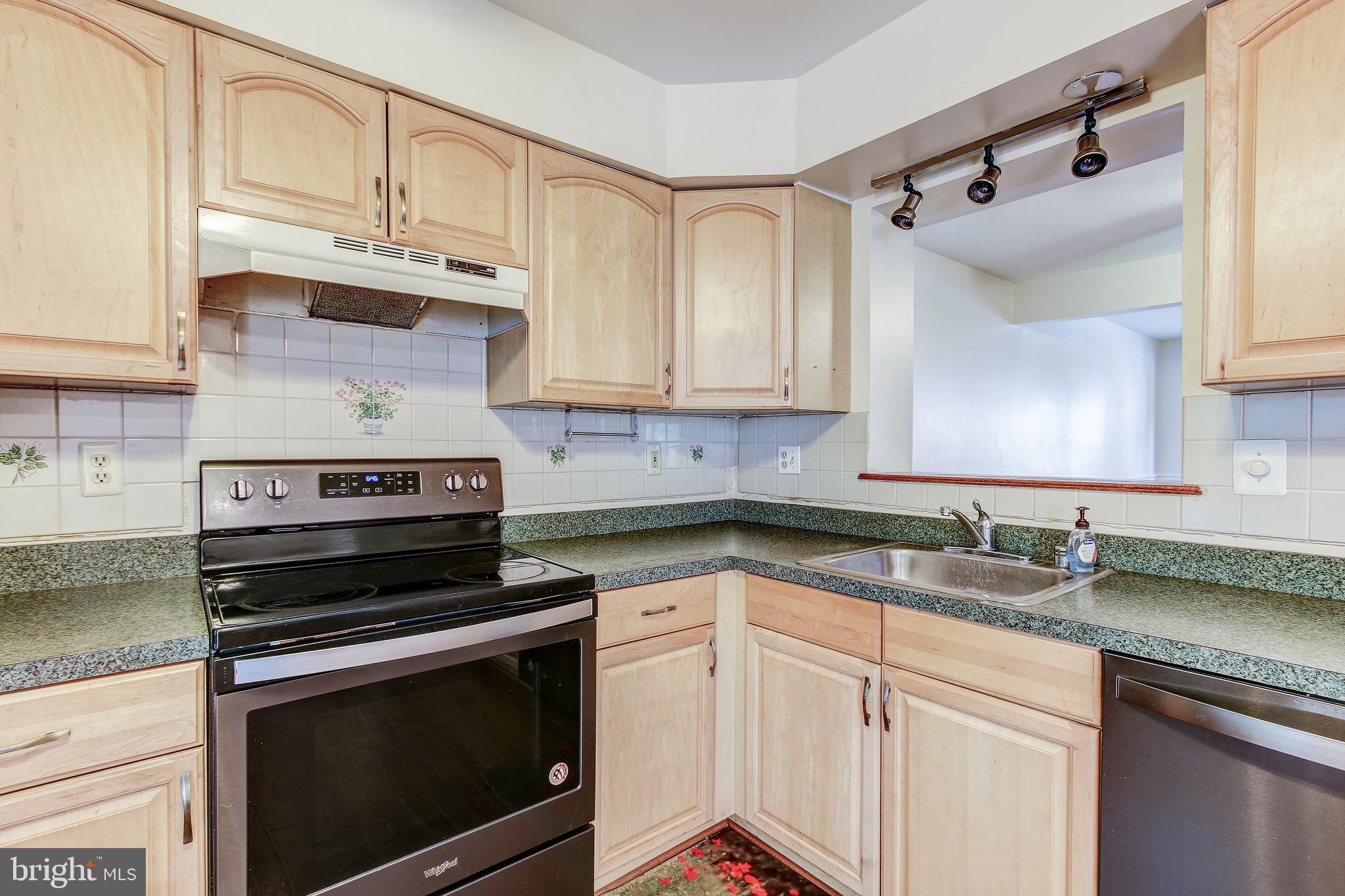1119 Ingate Road Halethorpe, MD 21227 - Photo 12 of 34 Full Kitchen