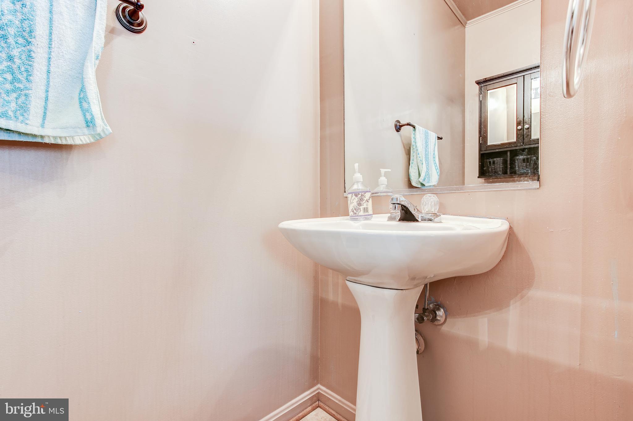 1119 Ingate Road Halethorpe, MD 21227 - Photo 15 of 34 Powder Room Main Level