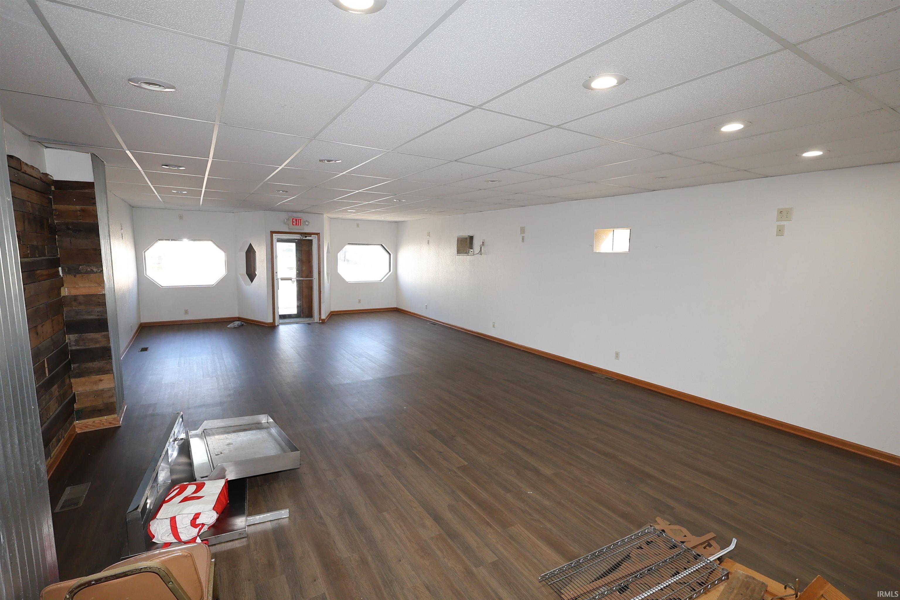 101 West Main Street Syracuse, IN 46567 - Photo 4 of 32