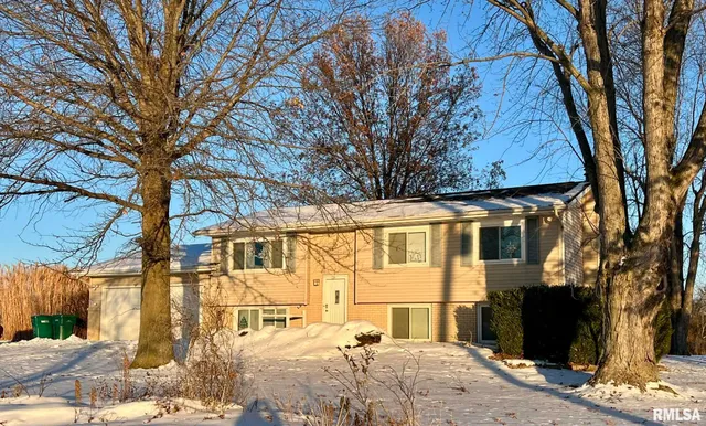 $232,000 | 9745 East 1200th Street, Macomb, IL 61455