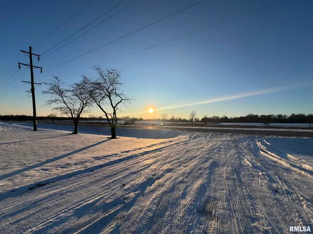 $232,000 | 9745 East 1200th Street, Macomb, IL 61455