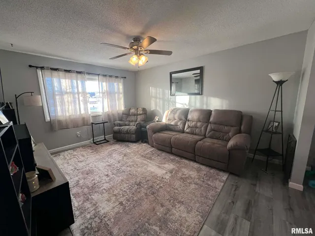 $228,900 | 9745 East 1200th Street, Macomb, IL 61455