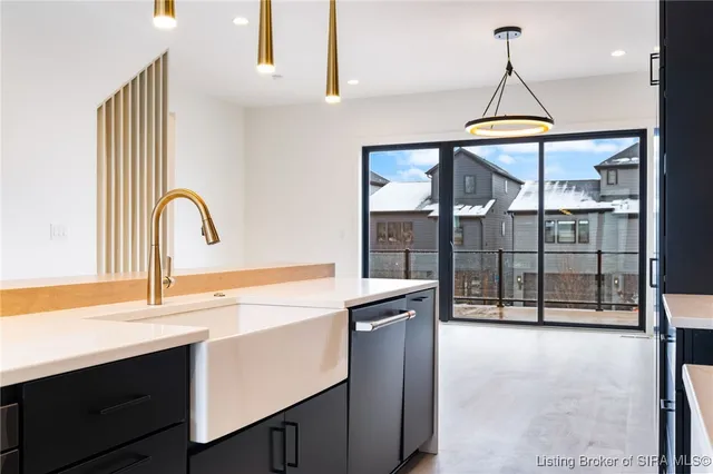 $589,000 | 103 Howard Lane, Jeffersonville, IN 47130