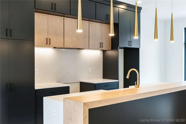 $589,000 | 103 Howard Lane, Jeffersonville, IN 47130