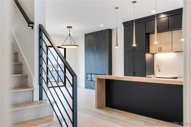 $589,000 | 103 Howard Lane, Jeffersonville, IN 47130