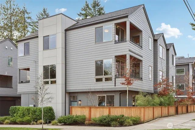 $949,000 | 229 Northeast 185th Street, Shoreline, WA 98155