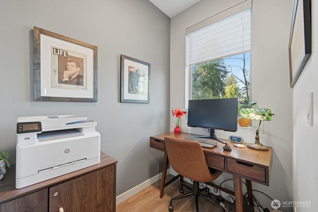 229 Northeast 185th Street Shoreline, WA 98155 - Photo 14 of 29