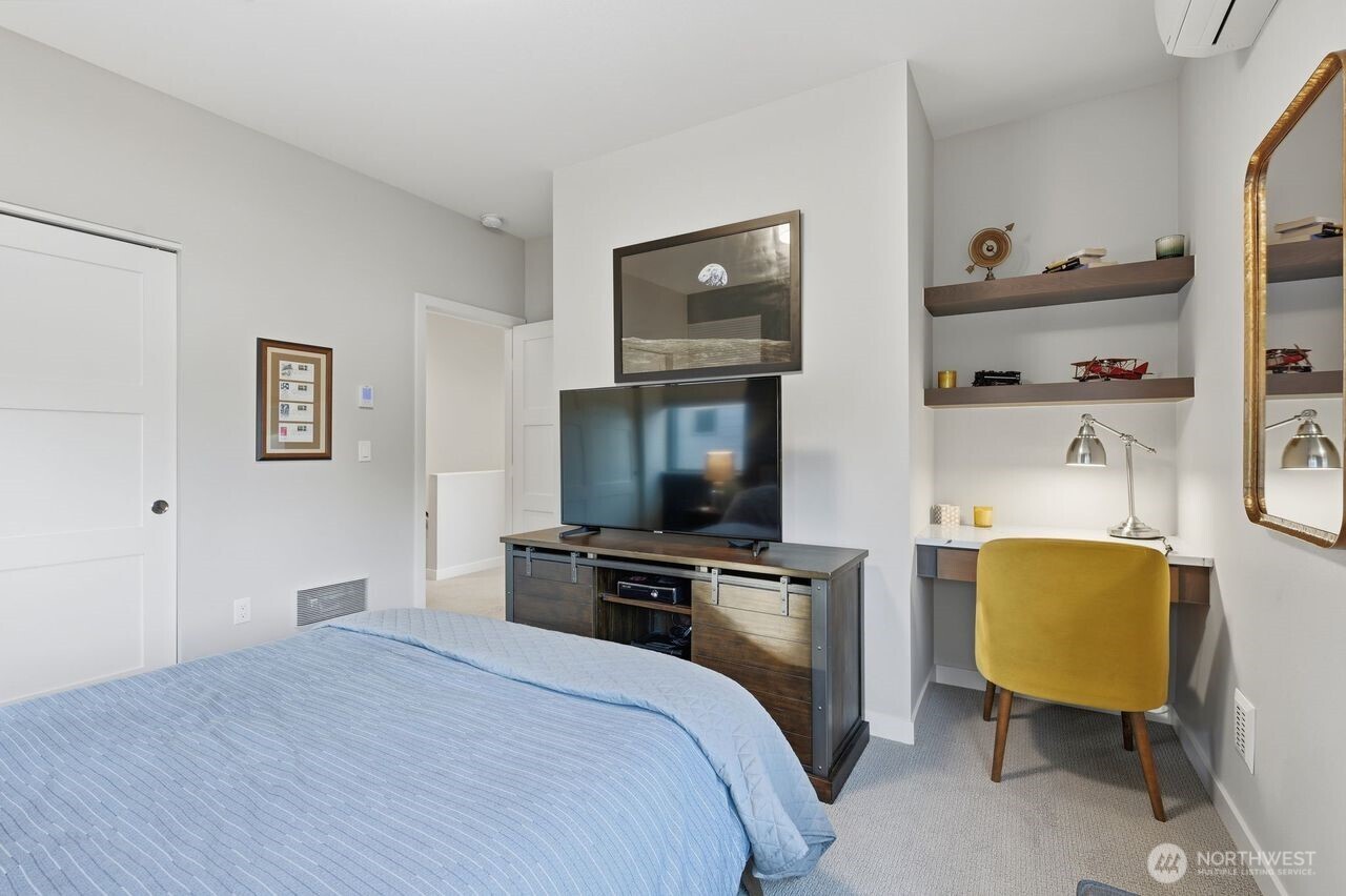 229 Northeast 185th Street Shoreline, WA 98155 - Photo 20 of 29