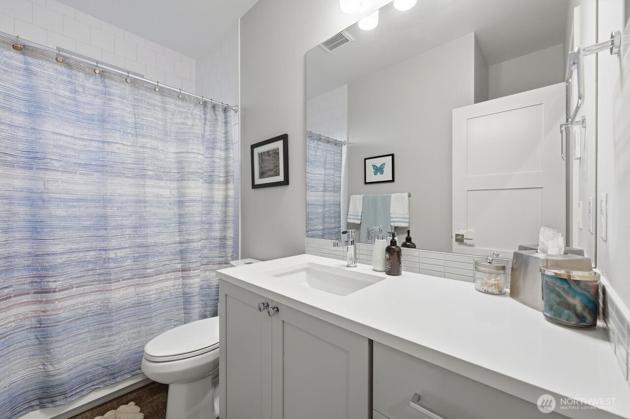 229 Northeast 185th Street Shoreline, WA 98155 - Photo 22 of 29