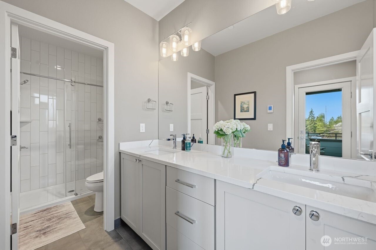 229 Northeast 185th Street Shoreline, WA 98155 - Photo 25 of 29