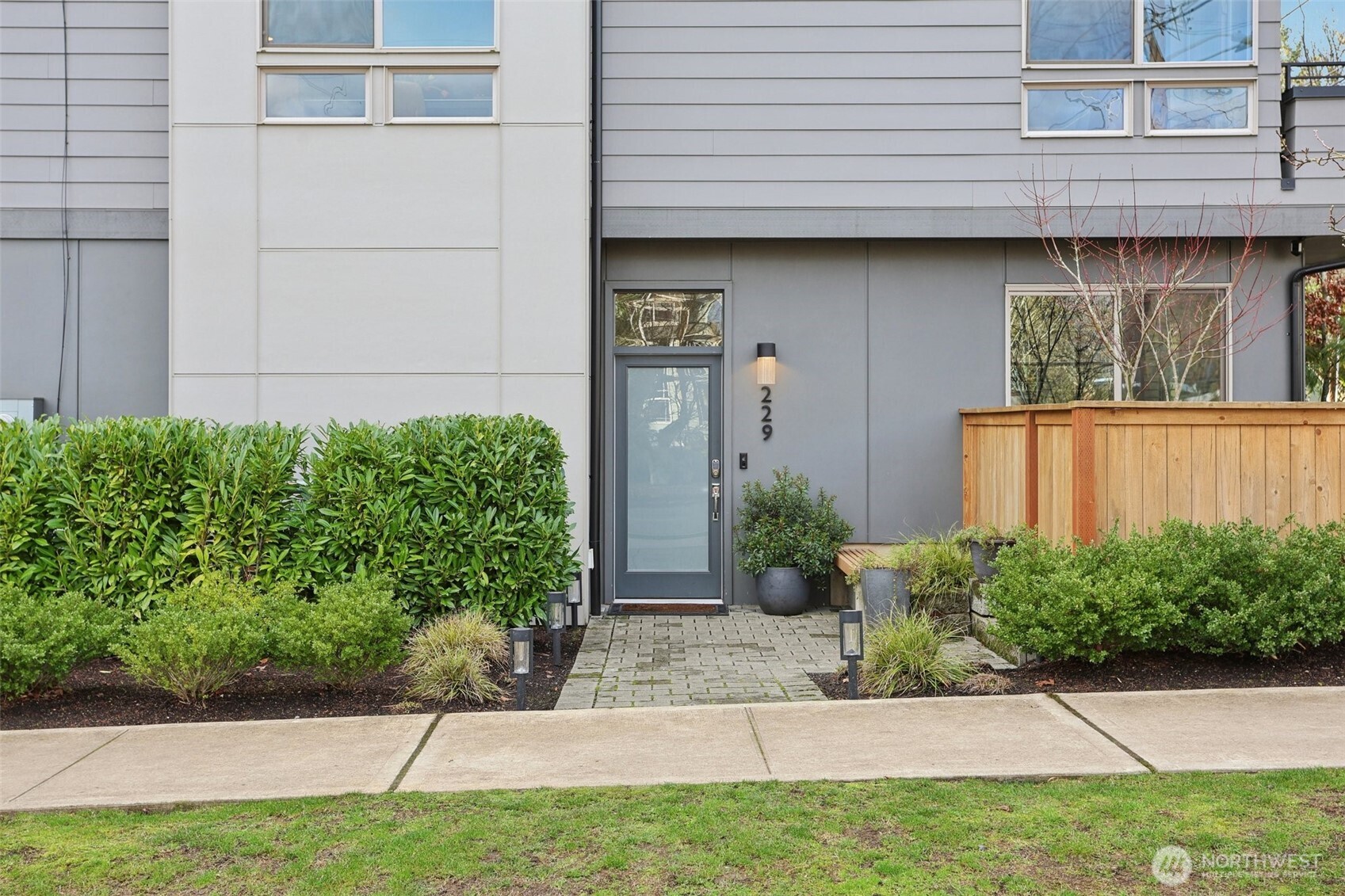 229 Northeast 185th Street Shoreline, WA 98155 - Photo 3 of 29