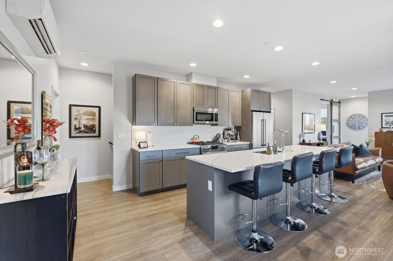 229 Northeast 185th Street Shoreline, WA 98155 - Photo 8 of 29