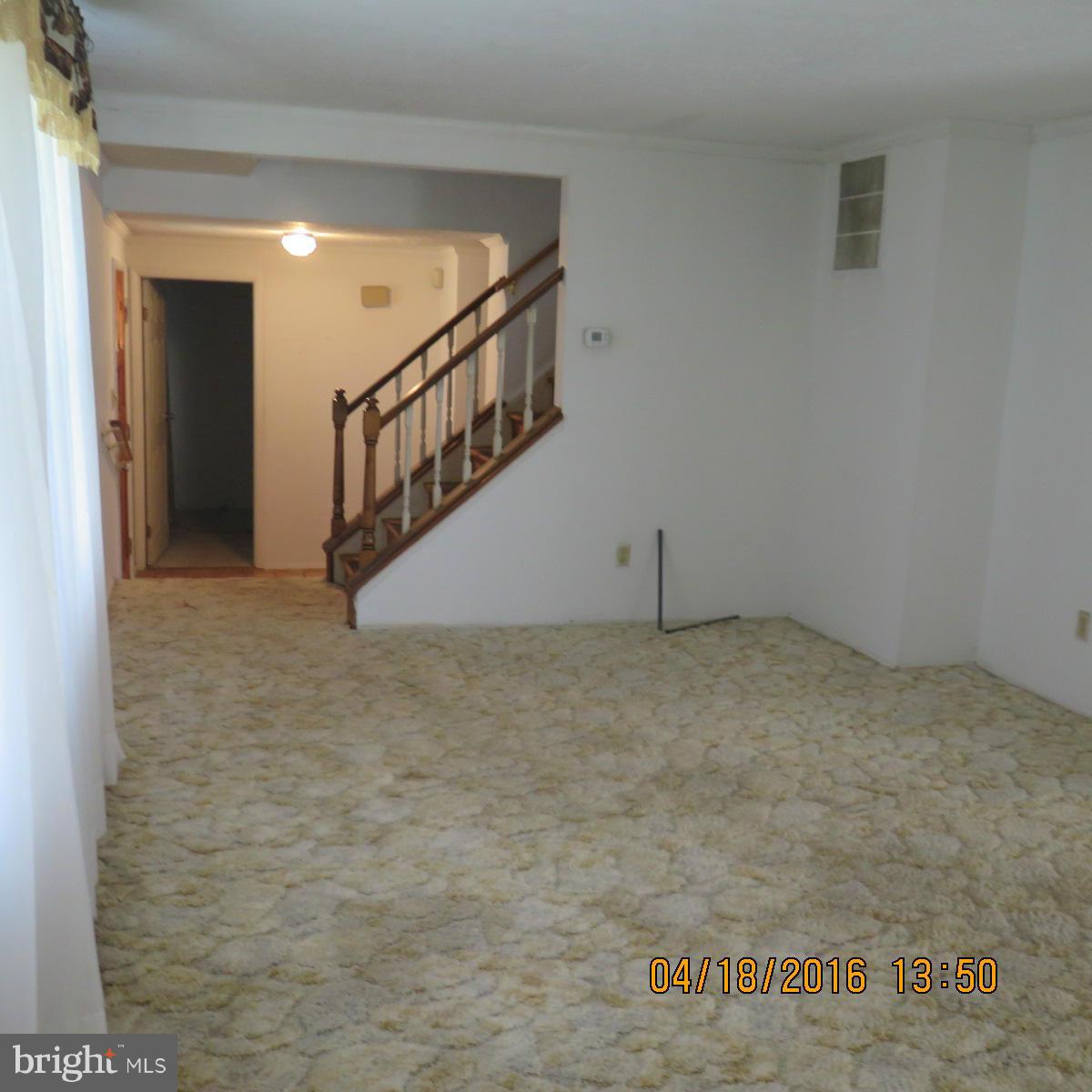 9202 Friar Road Fort Washington, MD 20744 - Photo 5 of 29 Living Room