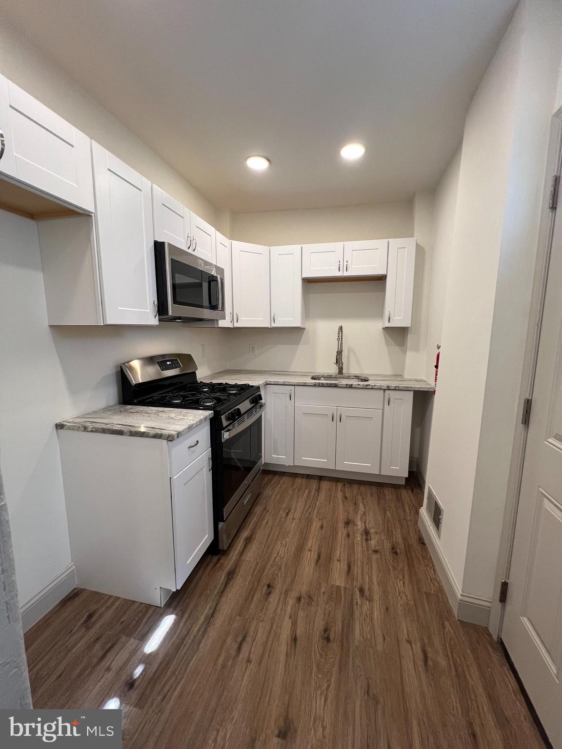 447 Gordon Street Reading, PA 19601 - Photo 8 of 19 Gallery Image 8