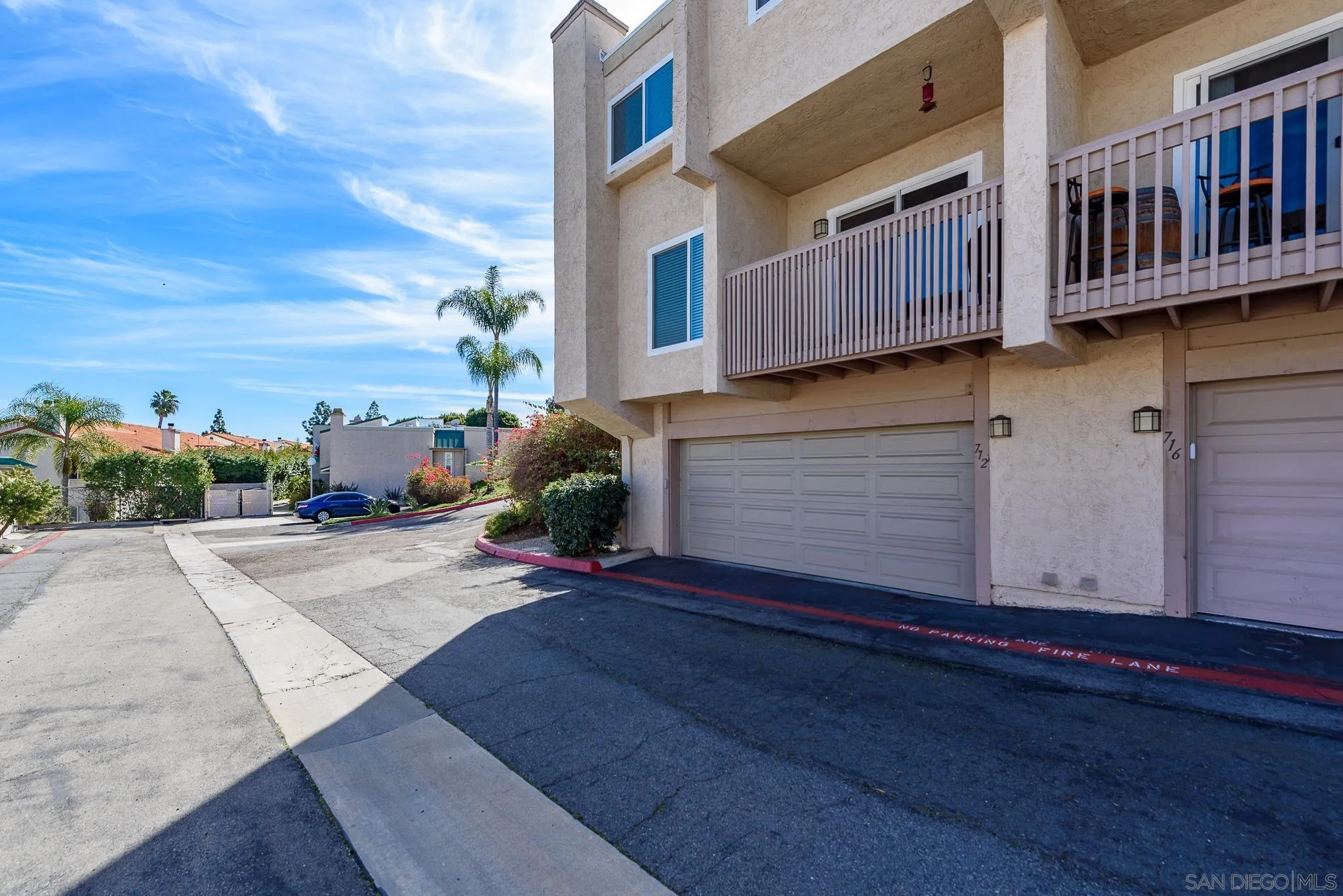 712 Silver Drive Vista, CA 92083 - Photo 3 of 32