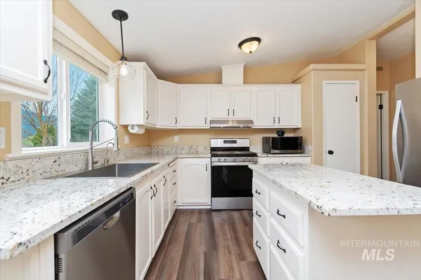 $575,000 | 15 Granite Basin Road, Garden Valley, ID 83622