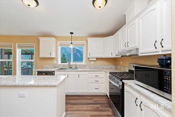 $575,000 | 15 Granite Basin Road, Garden Valley, ID 83622