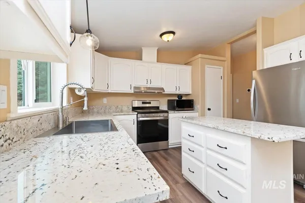 $575,000 | 15 Granite Basin Road, Garden Valley, ID 83622