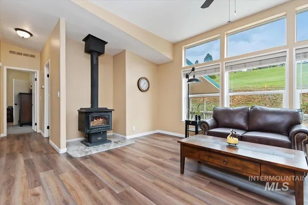 $575,000 | 15 Granite Basin Road, Garden Valley, ID 83622